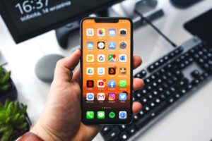 6 Tips for Customizing Your iPhone Home Screen Aesthetic