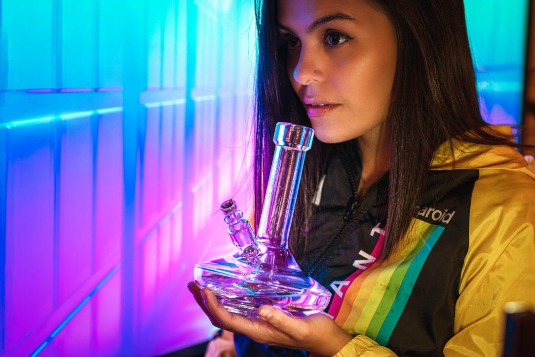 6 Reasons Why Dab Rigs are better Than Bongs